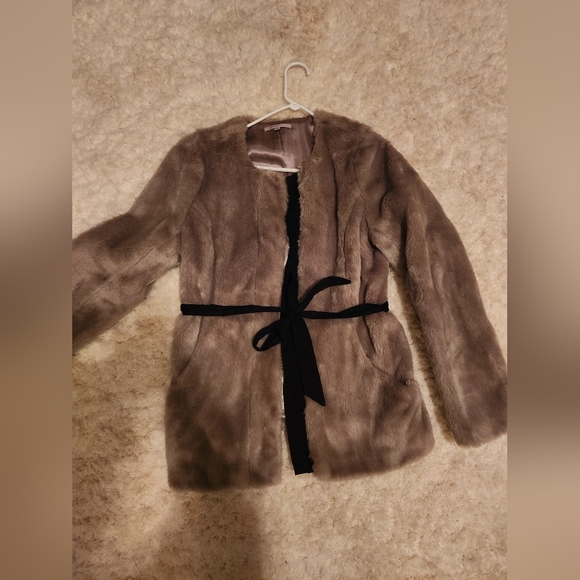 GAP Jackets & Blazers - Gap Faux Plush Fur Short Coat size Medium